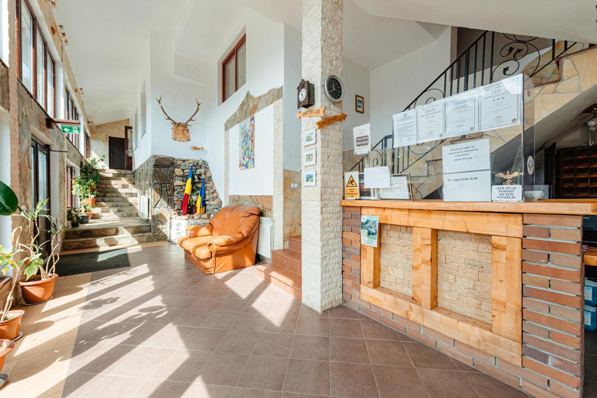 Hotel Complex Turistic Alpina Blazna Sant Exterior foto